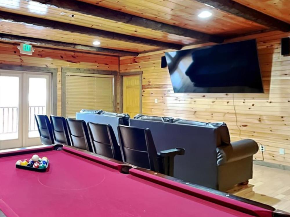 Pine Tree Lodge